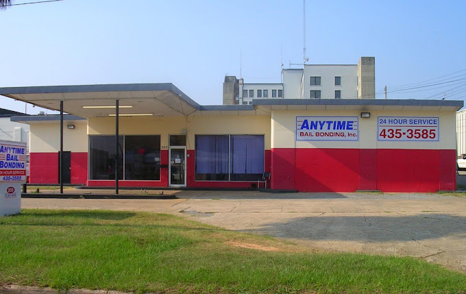 Exterior de la oficina de Anytime Bail Bonding en Albany, 200 Flint Avenue