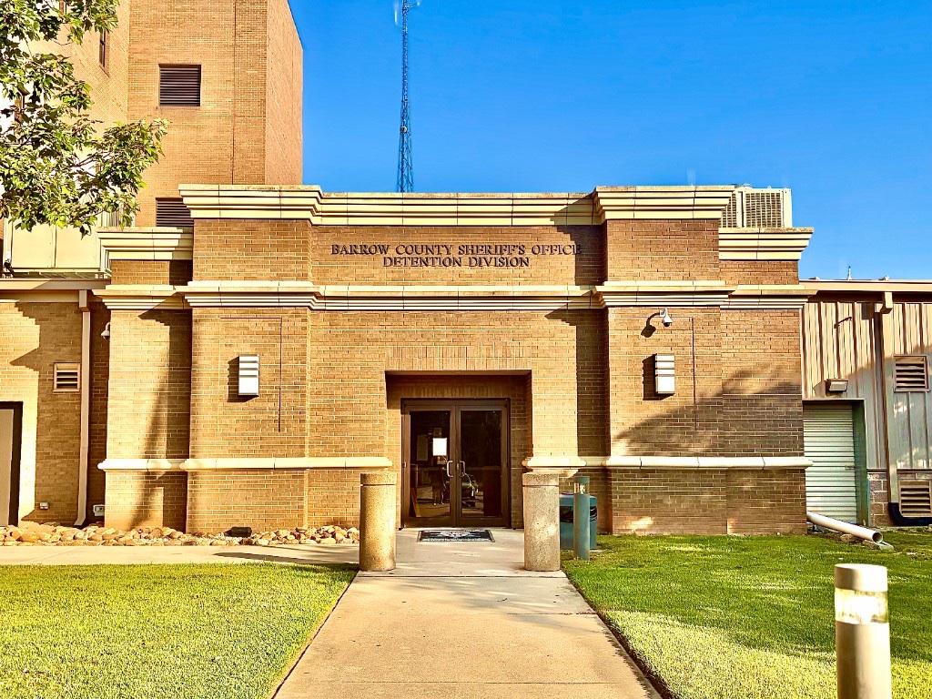 Exterior del Centro de Detención del Condado de Barrow