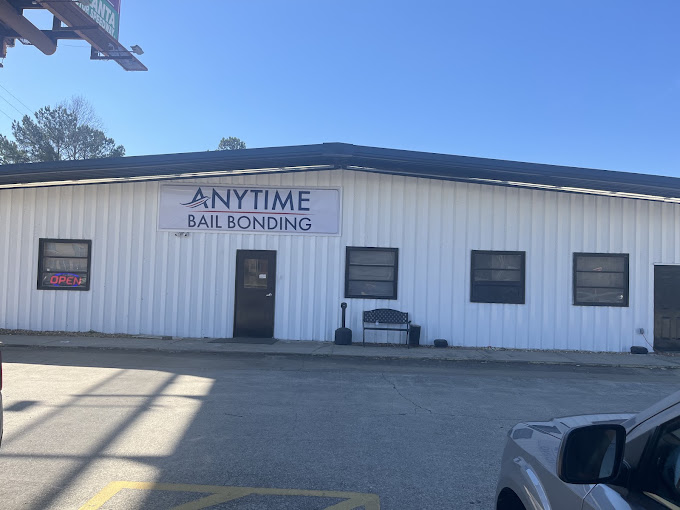 Exterior de la oficina de Anytime Bail Bonding en Jonesboro, 9003 Tara Boulevard